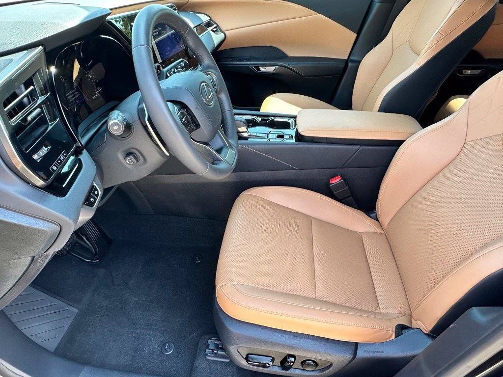 Used 2025 Lexus RX 350 FWD w/ Accessory Package image 6