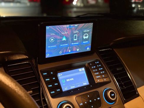 Used 2015 Ford Taurus SE image 28