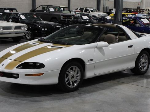 Used 1996 Chevrolet Camaro Z28 RWD image 2