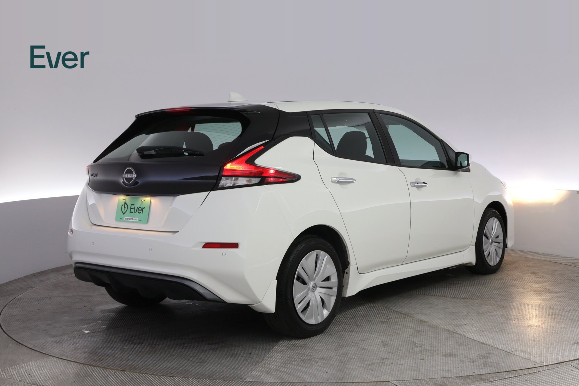 Used 2025 Nissan Leaf S FWD image 3