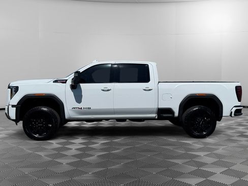 Used 2025 GMC Sierra 2500 AT4 AWD/4WD image 5