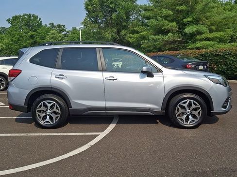 Certified 2022 Subaru Forester Premium AWD/4WD image 7