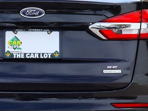 Used 2020 Ford Fusion SE image 19