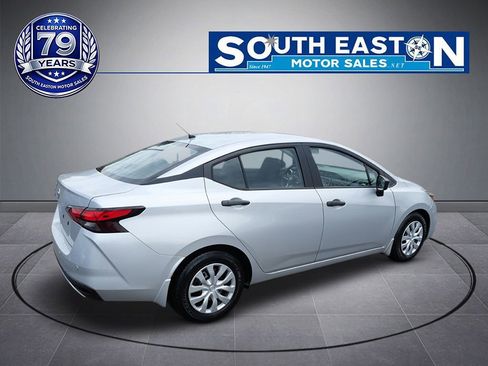 Used 2020 Nissan Versa S FWD image 7