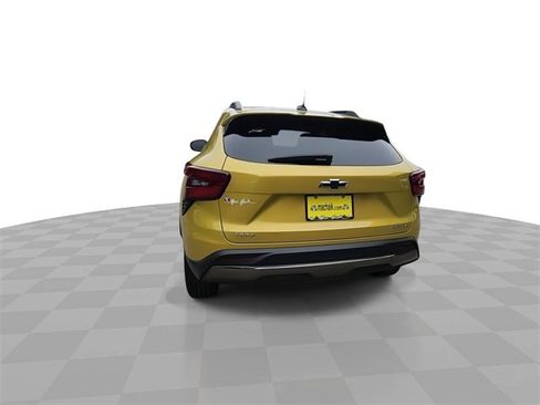 Used 2024 Chevrolet Trax ACTIV w/ Driver Confidence Package image 7