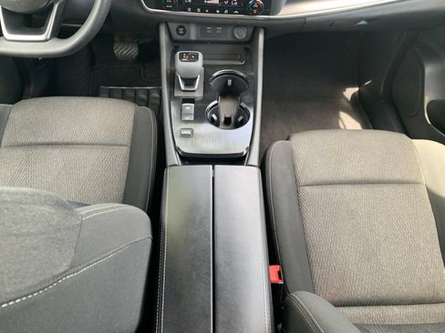 Used 2024 Nissan Rogue SV FWD image 18