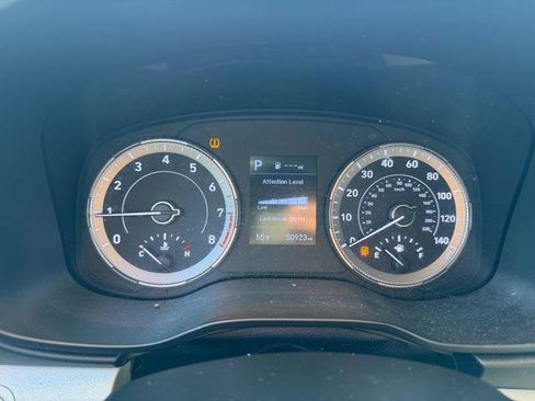 Used 2021 Hyundai Venue SEL image 14