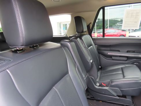 Used 2024 Ford Expedition XLT AWD/4WD image 36