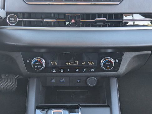 Used 2024 Mitsubishi Outlander SE image 21