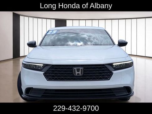 Used 2023 Honda Accord Sport image 2