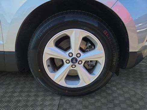 Used 2020 Ford Edge SE image 36