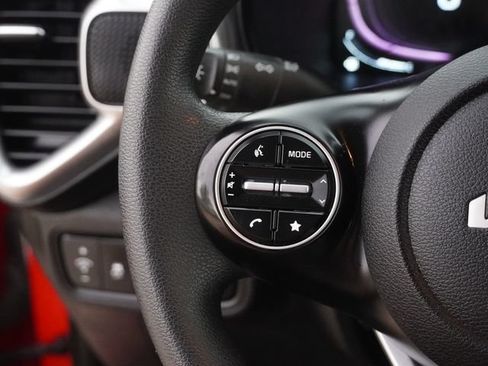 Used 2024 Kia Soul LX w/ Option Group 015 FWD image 29