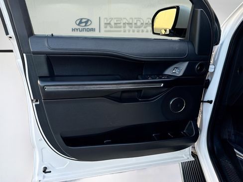 Used 2018 Ford Expedition Max XLT w/ Equipment Group 202A image 18