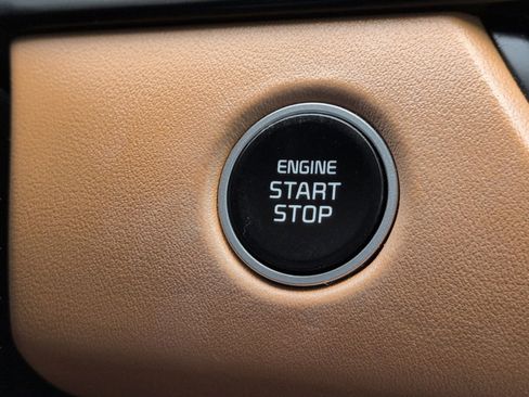 Certified 2024 Kia Seltos EX FWD image 34