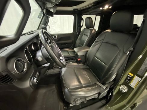 Used 2022 Jeep Gladiator Overland w/ Popular Equipment Package image 10