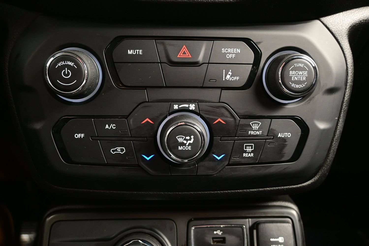 Used 2022 Jeep Renegade Latitude AWD/4WD image 21