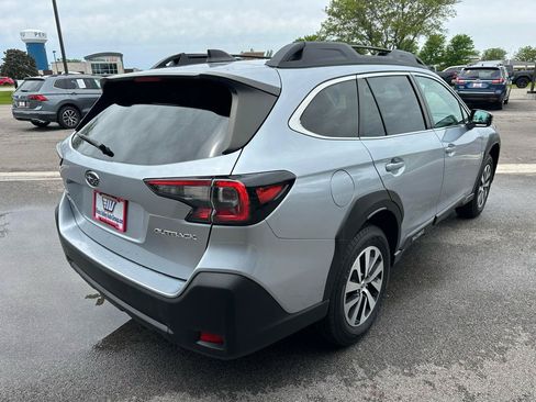 Used 2023 Subaru Outback Premium AWD/4WD image 7