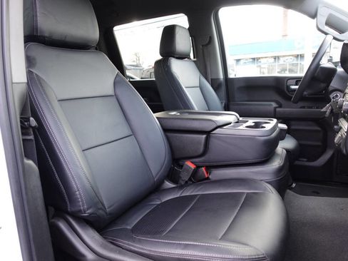 Used 2022 Chevrolet Silverado 2500 Custom w/ Custom Value Package image 27