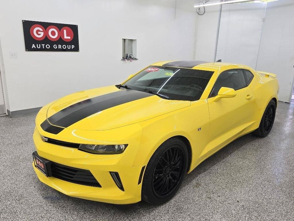 Used 2017 Chevrolet Camaro LT RWD image 3