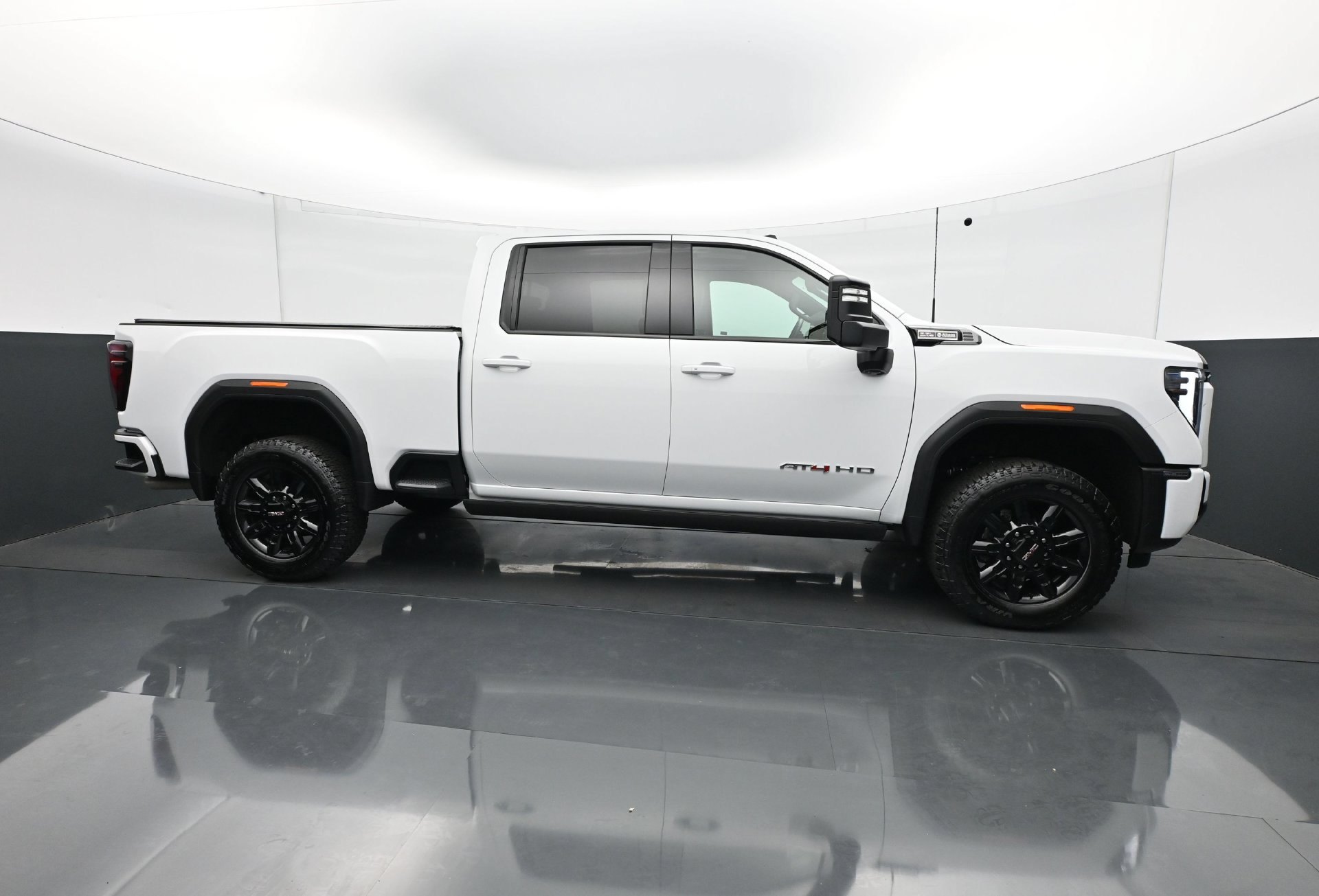 Used 2026 GMC Sierra 3500 AT4 w/ AT4 Premium Plus Package AWD/4WD image 8