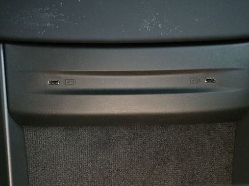 New 2025 Volvo EX90 Plus w/ Protection Package Premier image 18