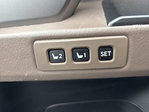 Used 2023 Lexus GX 460 Premium image 18