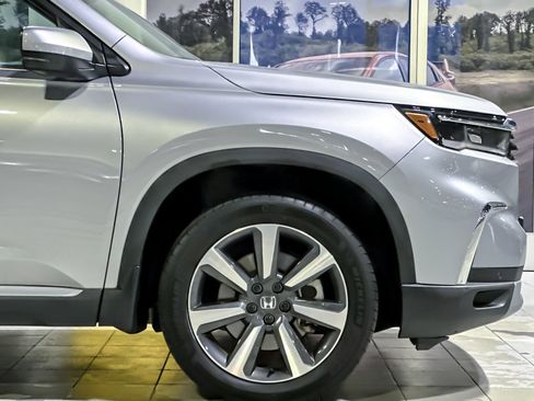 Used 2025 Honda Pilot Touring image 37