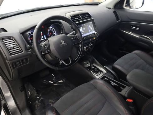 Used 2025 Mitsubishi Outlander Sport SE image 11