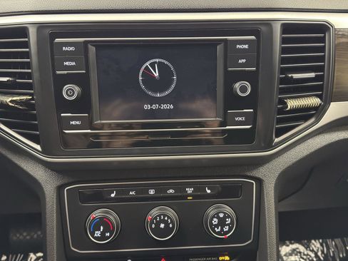 Used 2023 Volkswagen Atlas SE image 19