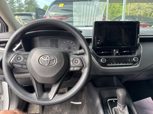 Used 2024 Toyota Corolla LE image 5