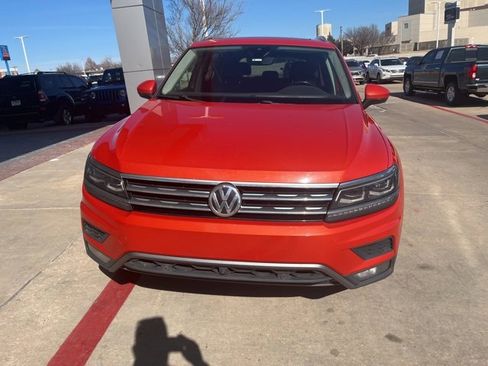 Used 2018 Volkswagen Tiguan SEL Premium image 4