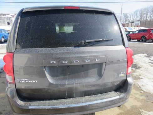 Used 2019 Dodge Grand Caravan SXT image 6