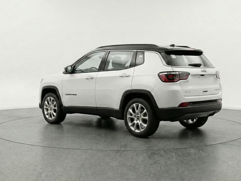 Used 2025 Jeep Compass Limited AWD/4WD image 6