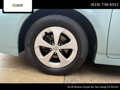 Used 2015 Toyota Prius Three image 19