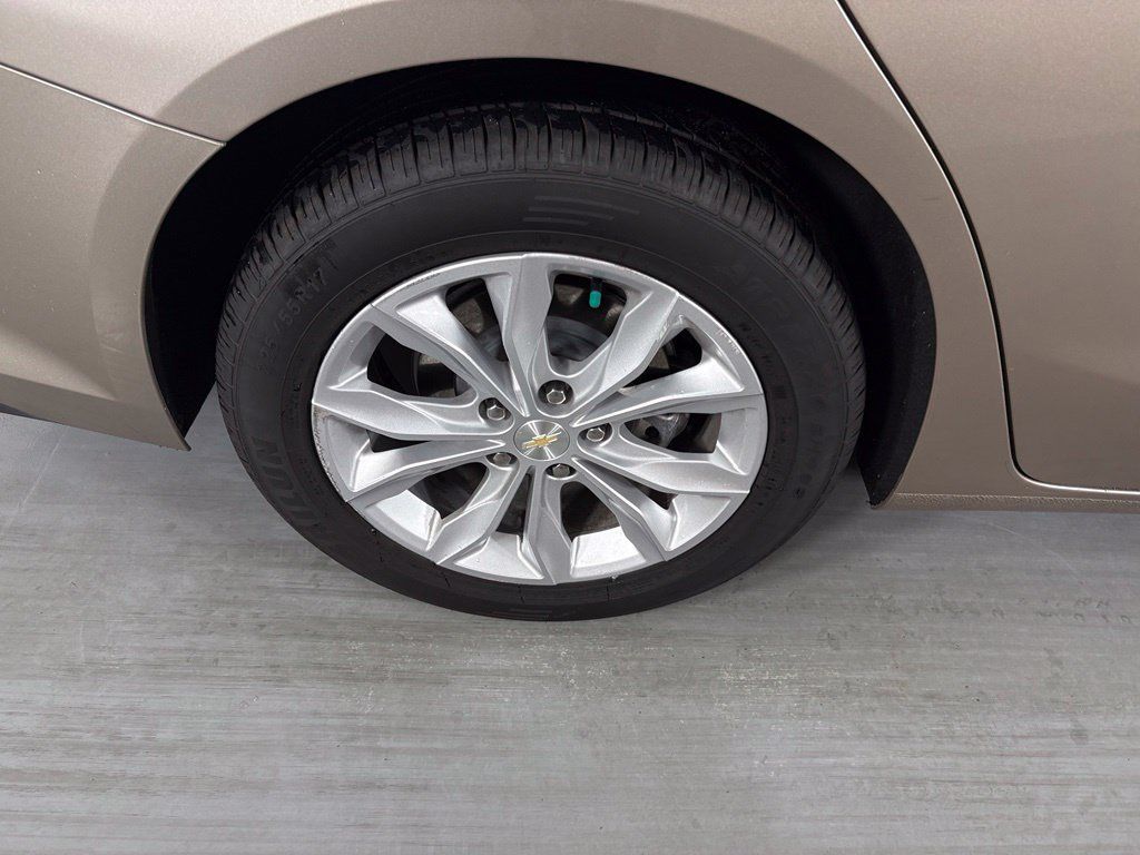 Certified 2023 Chevrolet Malibu LT FWD image 13