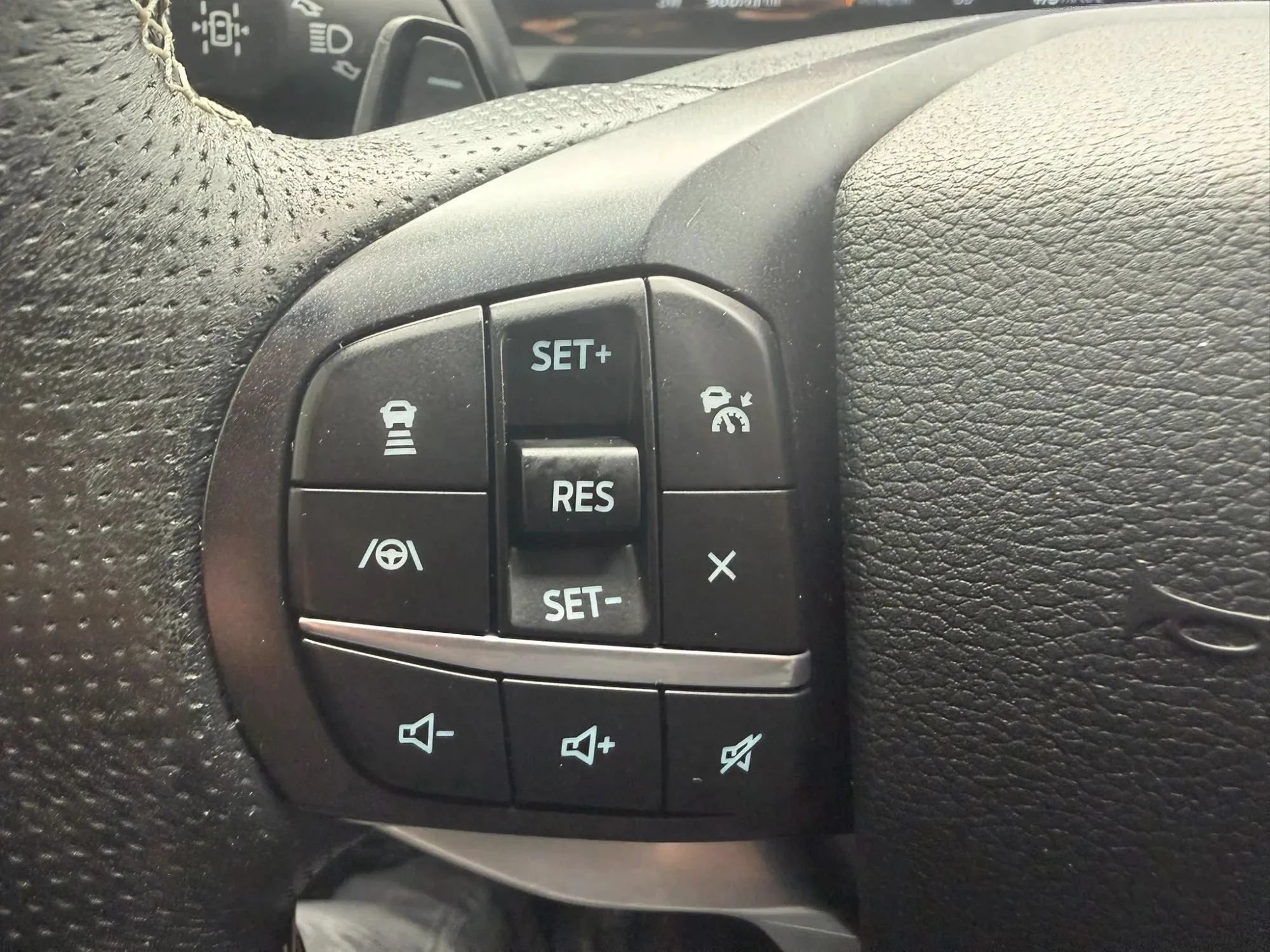Used 2020 Ford Explorer ST w/ ST Street Pack AWD/4WD image 13