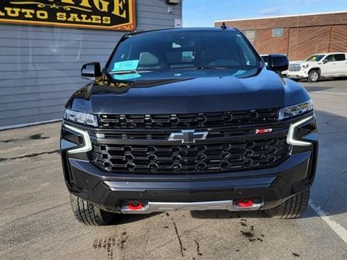 Used 2024 Chevrolet Tahoe Z71 w/ Luxury Package image 2