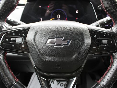 Used 2025 Chevrolet Trax RS w/ Sunroof Package image 27