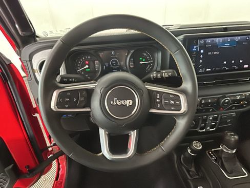 Used 2024 Jeep Wrangler Unlimited Sahara AWD/4WD image 16