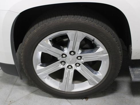 Used 2020 Cadillac Escalade Premium Luxury AWD/4WD image 45