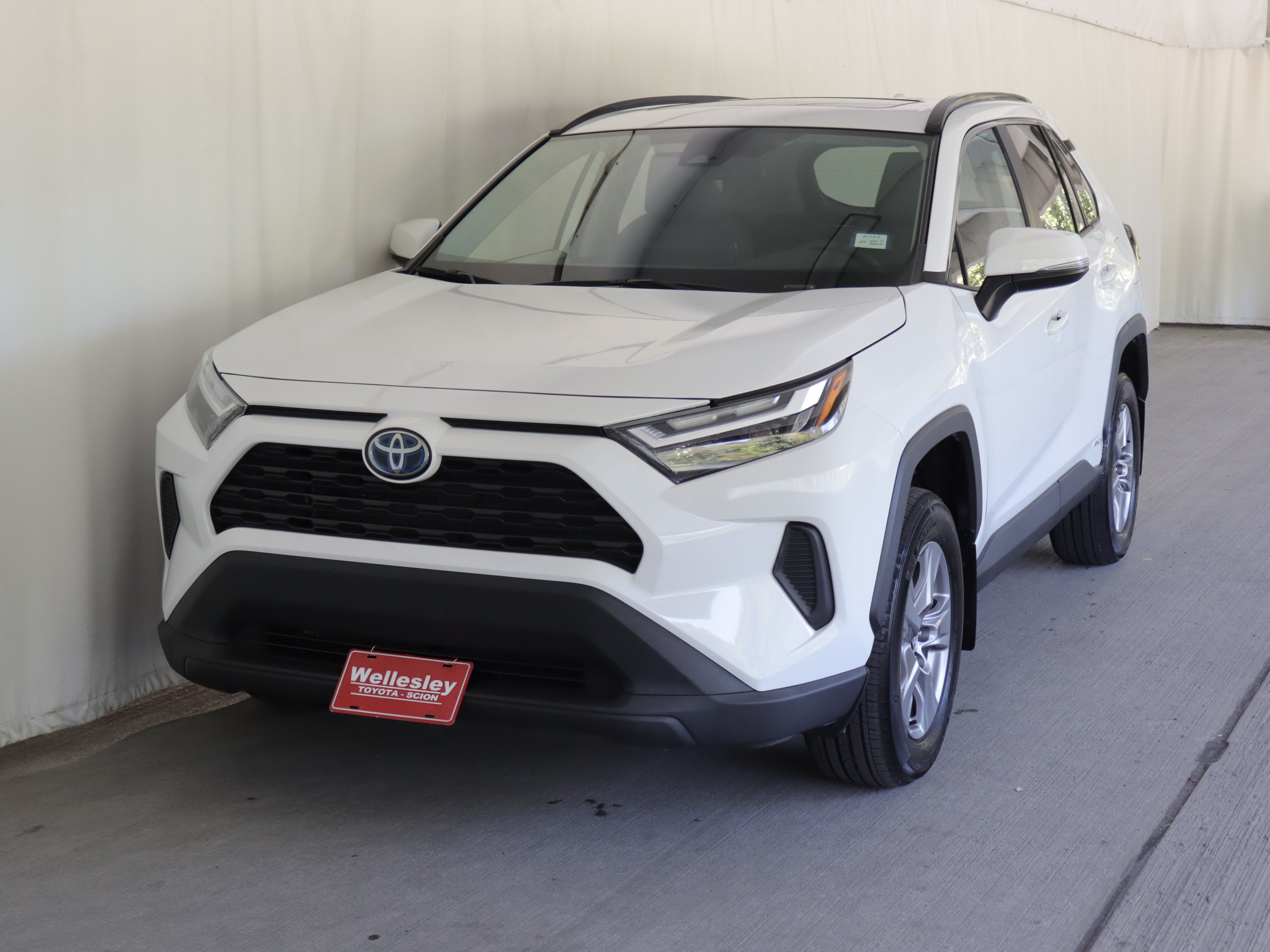 Used 2024 Toyota RAV4 XLE w/ Convenience Package AWD/4WD image 24