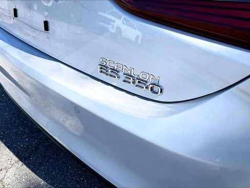 Used 2024 Lexus ES 350 w/ Premium Package image 9