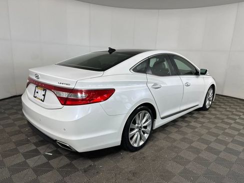 Used 2016 Hyundai Azera Limited image 3