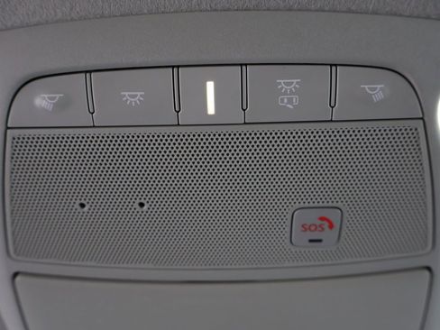 Used 2021 Nissan Leaf SV w/ SV Technology Package image 8