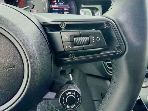 Used 2025 Porsche Macan AWD image 12