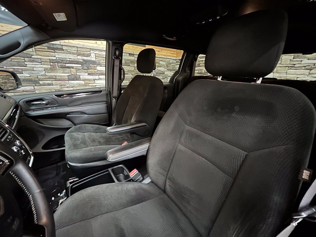 Used 2015 Dodge Grand Caravan SE FWD image 15