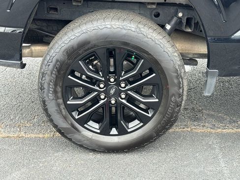 Used 2025 Ford F150 Lariat w/ Equipment Group 501A Mid image 17