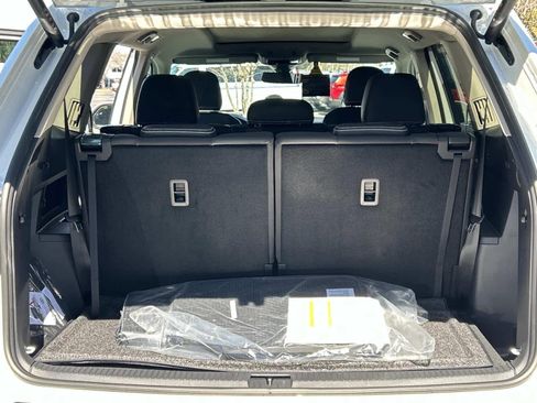 New 2026 Volkswagen Atlas SE FWD image 9