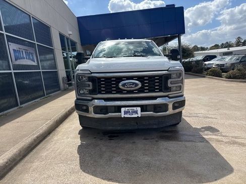 Used 2025 Ford F350 Lariat w/ FX4 Off-Road Package image 3