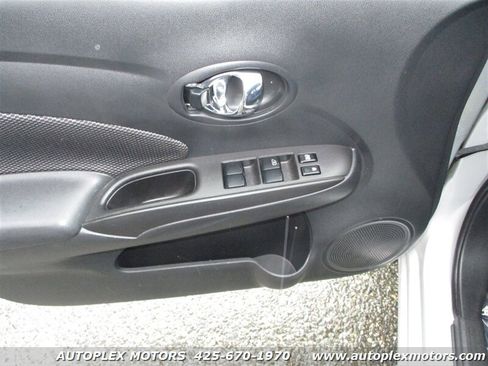 Used 2018 Nissan Versa SV image 19